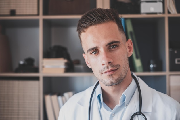 Dr. Benoît Mercier